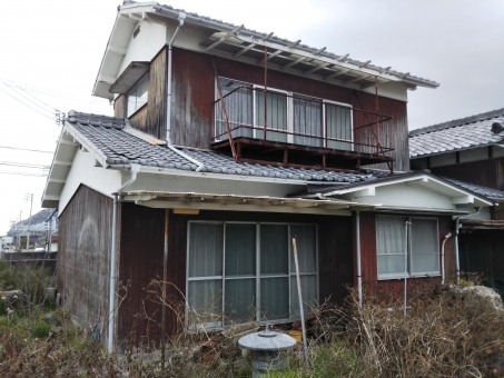 特定空き家の放置は危険！佐賀市での解体手続きとポイント