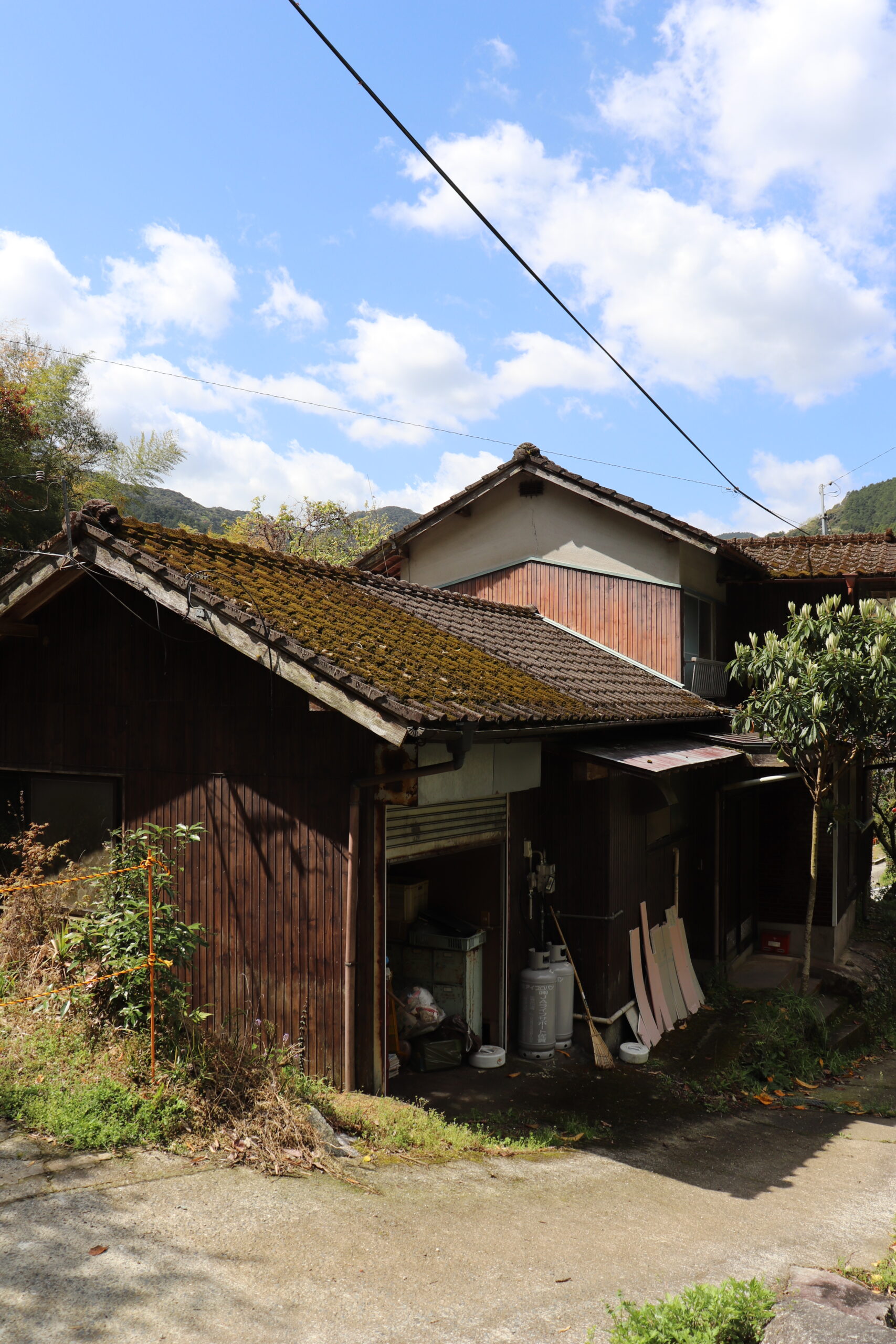 佐賀市の解体工事・解体業者なら創業24年の井手解体実業 | 【2026年最新】佐賀市の空き家解体補助金を徹底解説！損をしない申請のコツとは？ ✨