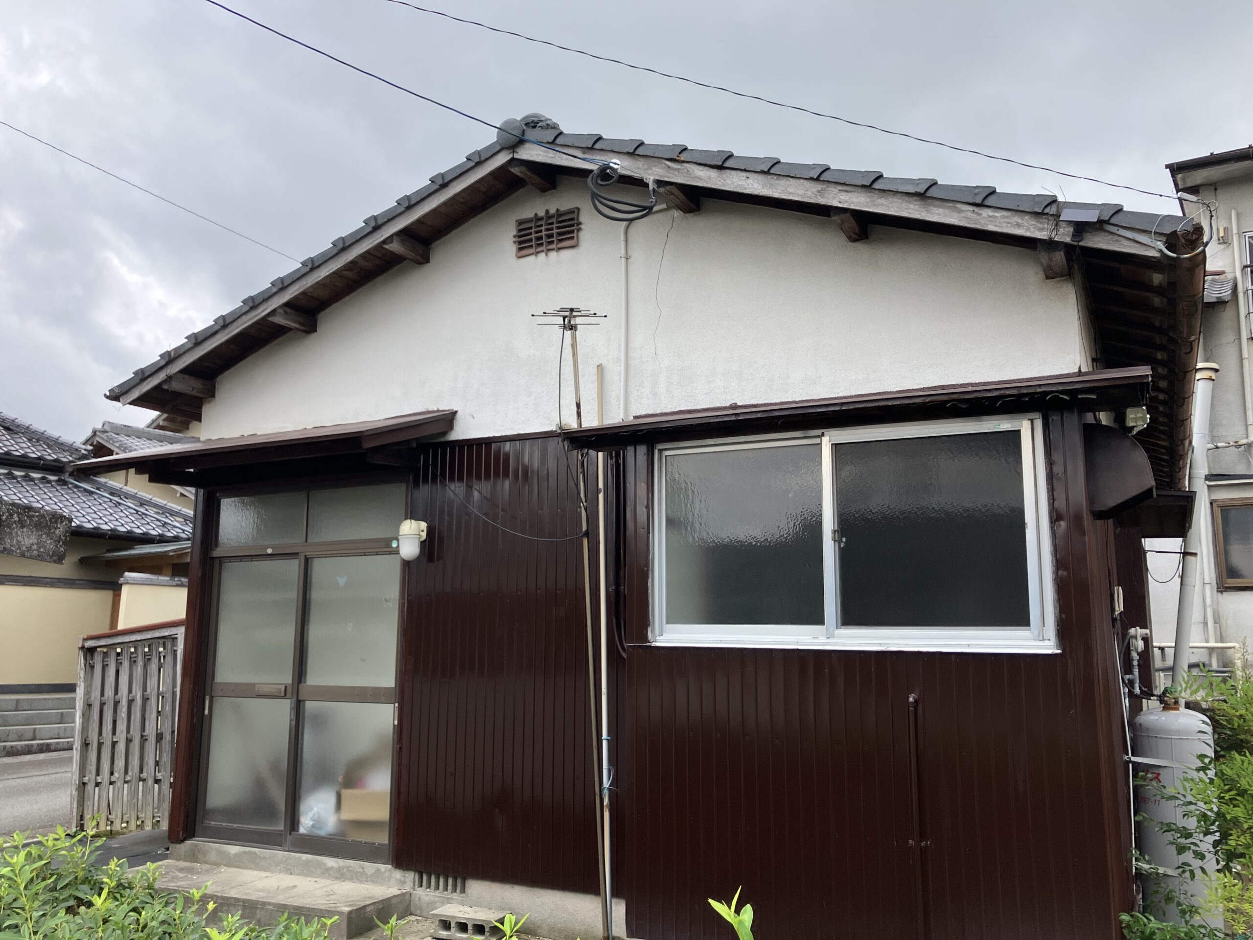 佐賀市の解体工事・解体業者なら創業24年の井手解体実業 | 佐賀市で木造平屋や木造二階建ての解体を検討中の方へ！費用相場や業者の選び方を徹底解説✨